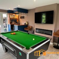 Garden room with snooker table and bar