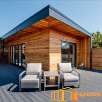 Garden room with internal bar and sky light and external overhang veranda area